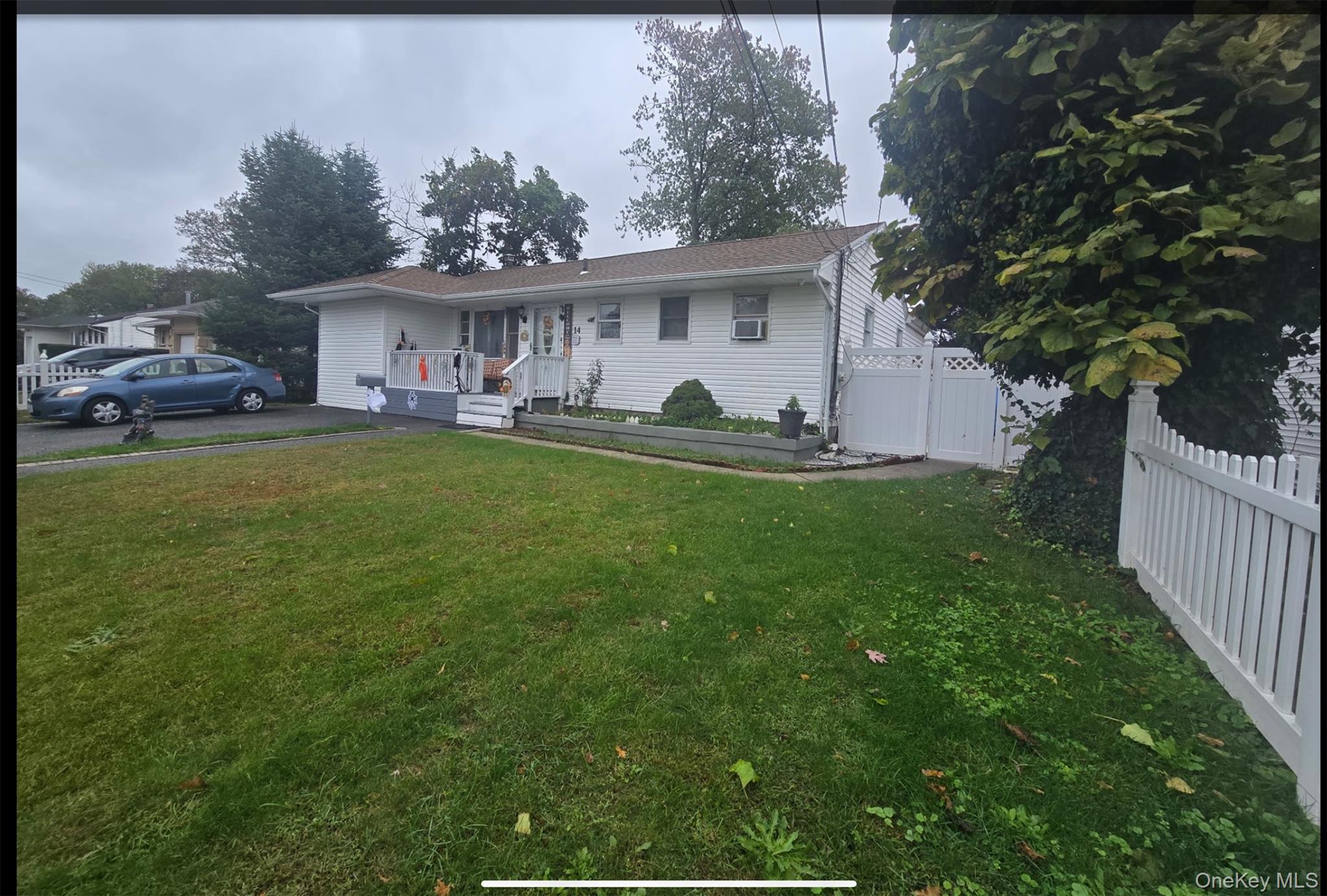 #20 photo, 14 E Chestnut Street, サフォーク郡 Central Islip , NY 11722