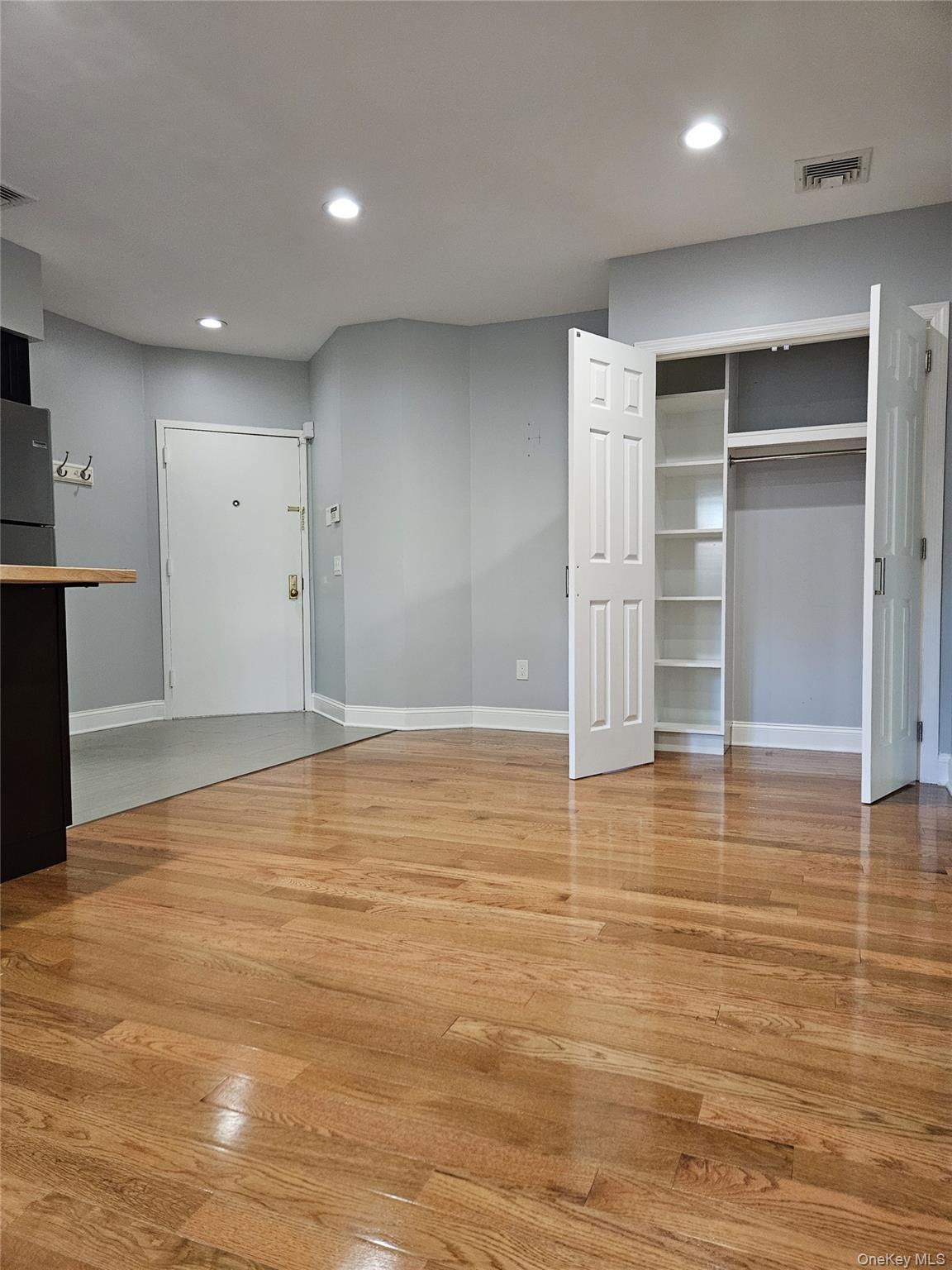 #10 photo, 93 Hempstead Avenue, ナッソー郡 Lynbrook , NY 11563