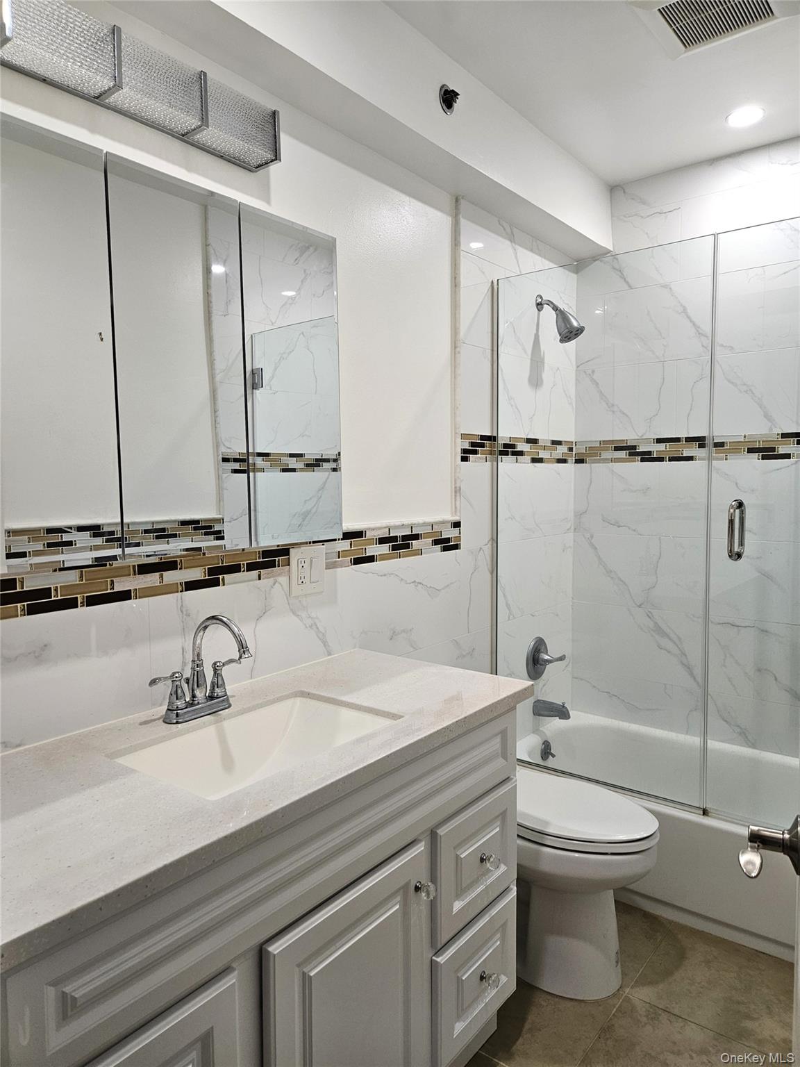 #15 photo, 93 Hempstead Avenue, ナッソー郡 Lynbrook , NY 11563