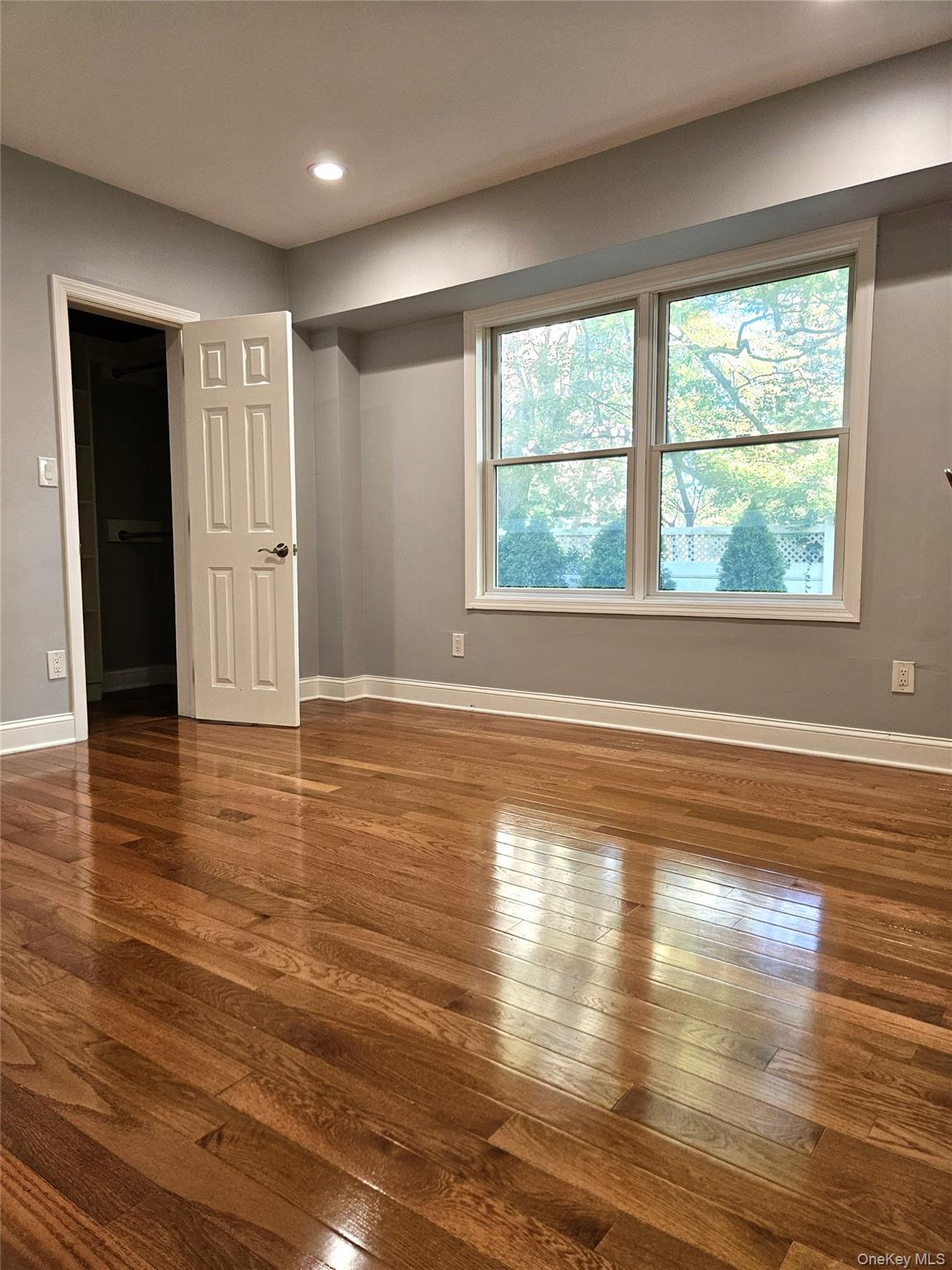 #16 photo, 93 Hempstead Avenue, ナッソー郡 Lynbrook , NY 11563