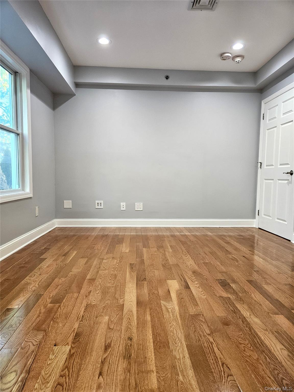 #17 photo, 93 Hempstead Avenue, ナッソー郡 Lynbrook , NY 11563