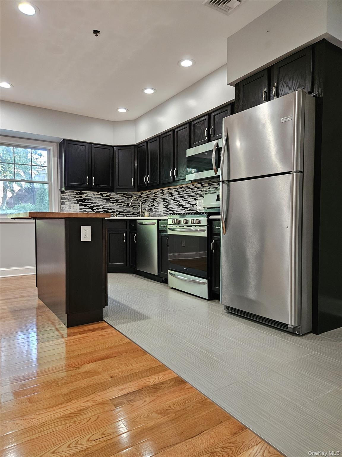 #7 photo, 93 Hempstead Avenue, ナッソー郡 Lynbrook , NY 11563