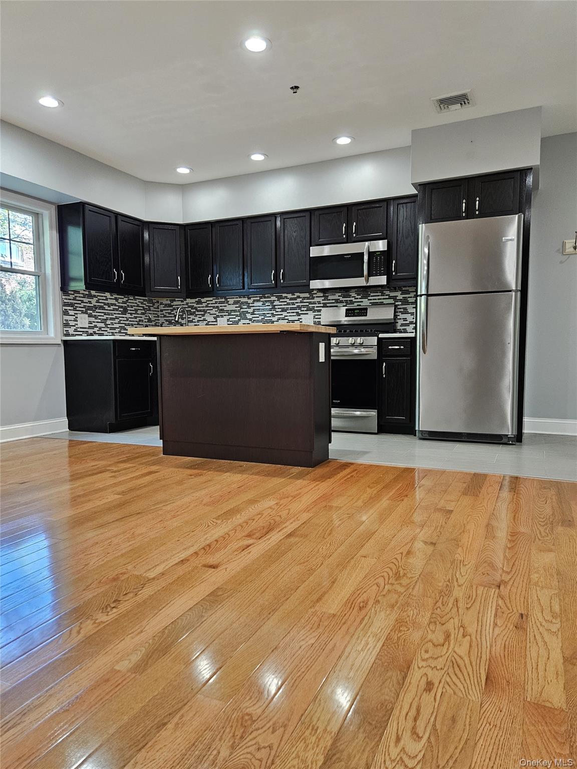 #8 photo, 93 Hempstead Avenue, ナッソー郡 Lynbrook , NY 11563