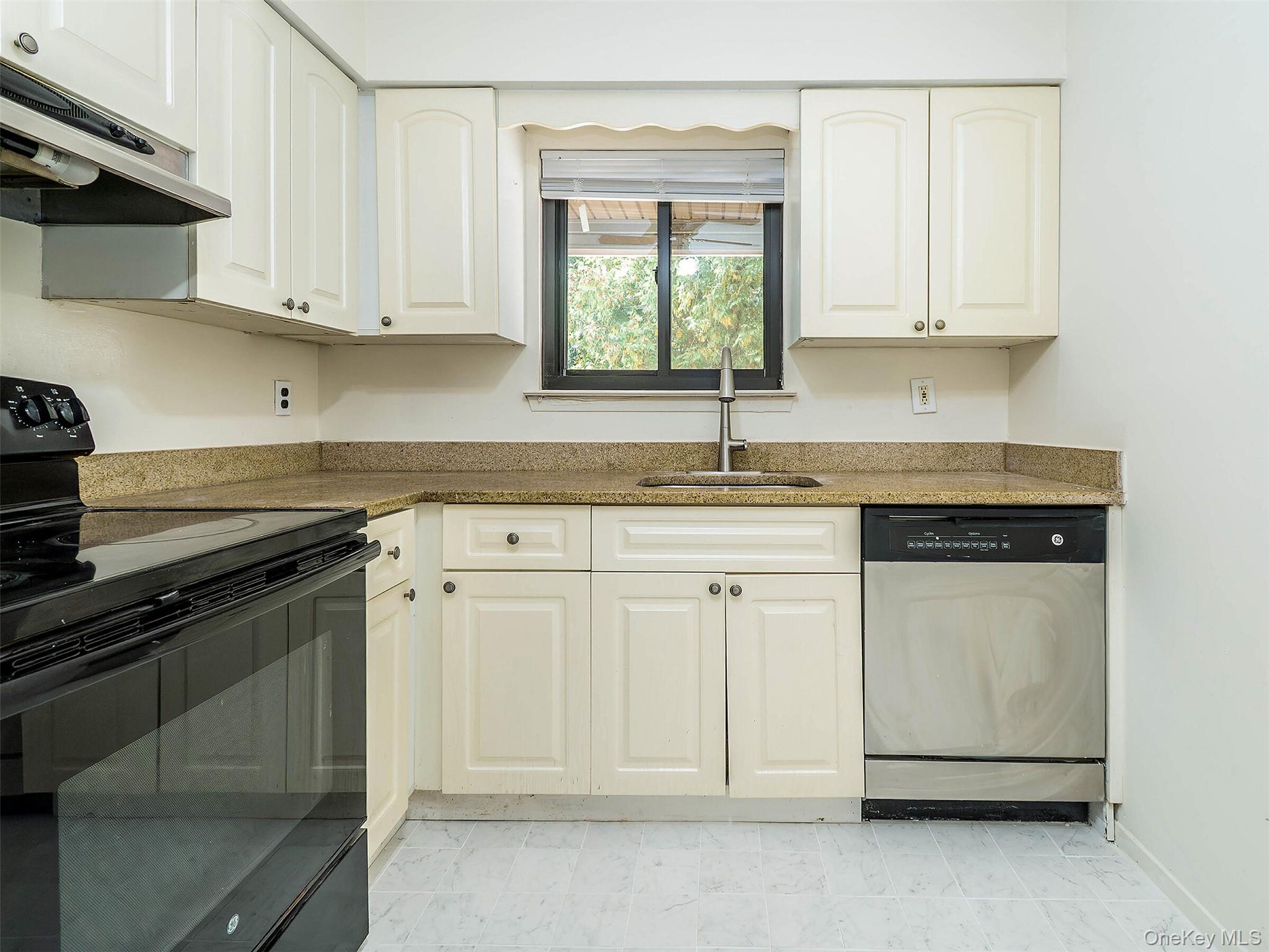 #13 photo, 47B Marwood Road, ナッソー郡 Port Washington , NY 11050