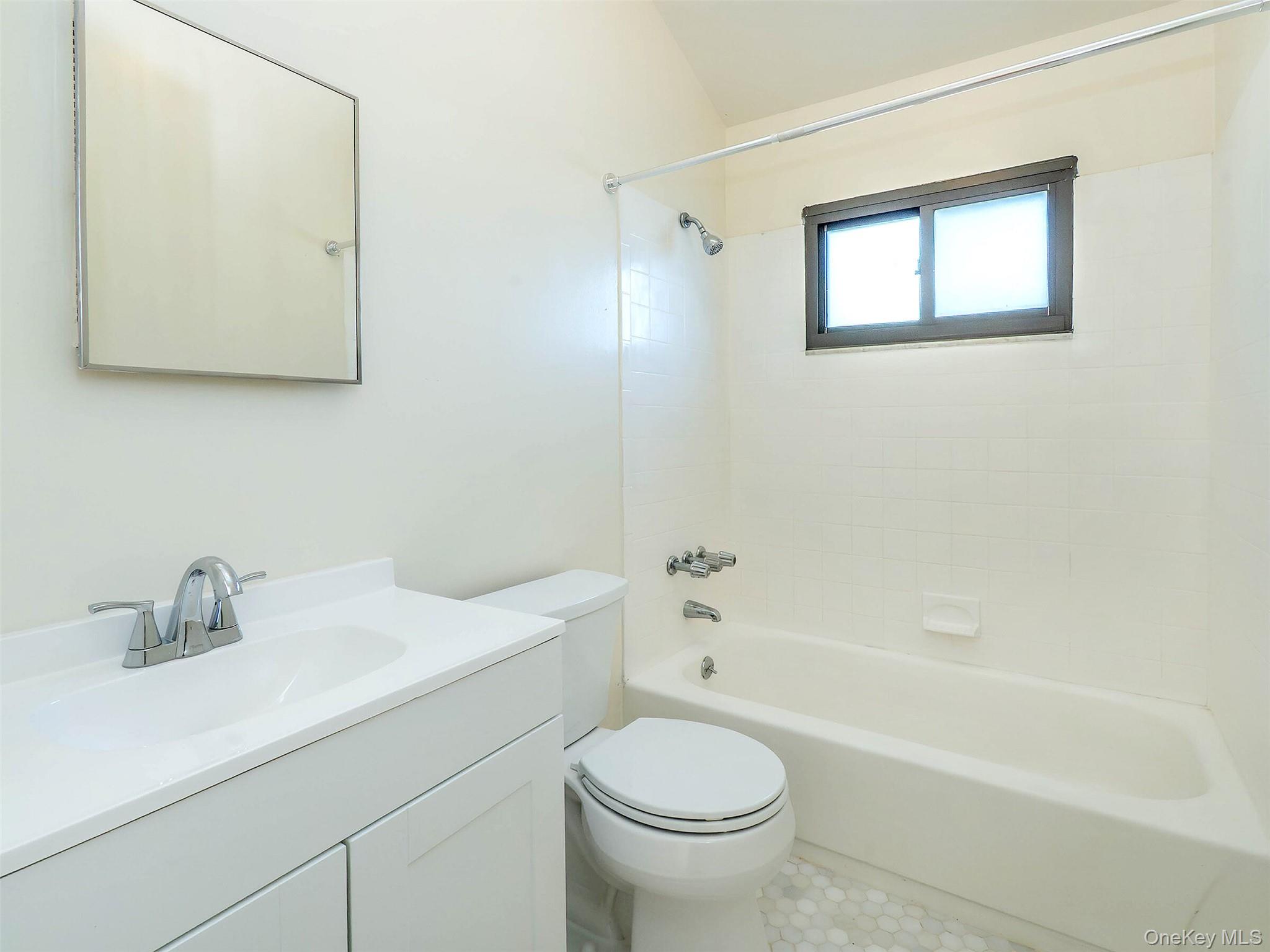 #20 photo, 47B Marwood Road, ナッソー郡 Port Washington , NY 11050