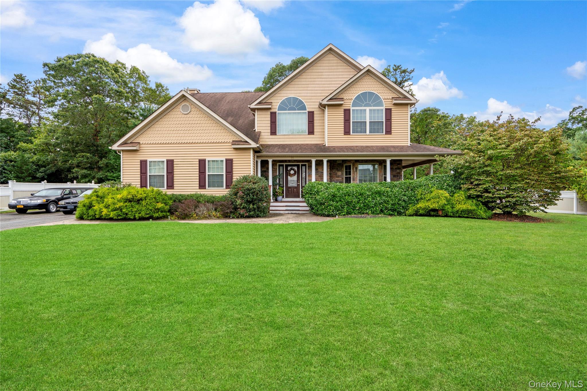 #1 photo, 22 Southview Circle, サフォーク郡 Lake Grove , NY 11755