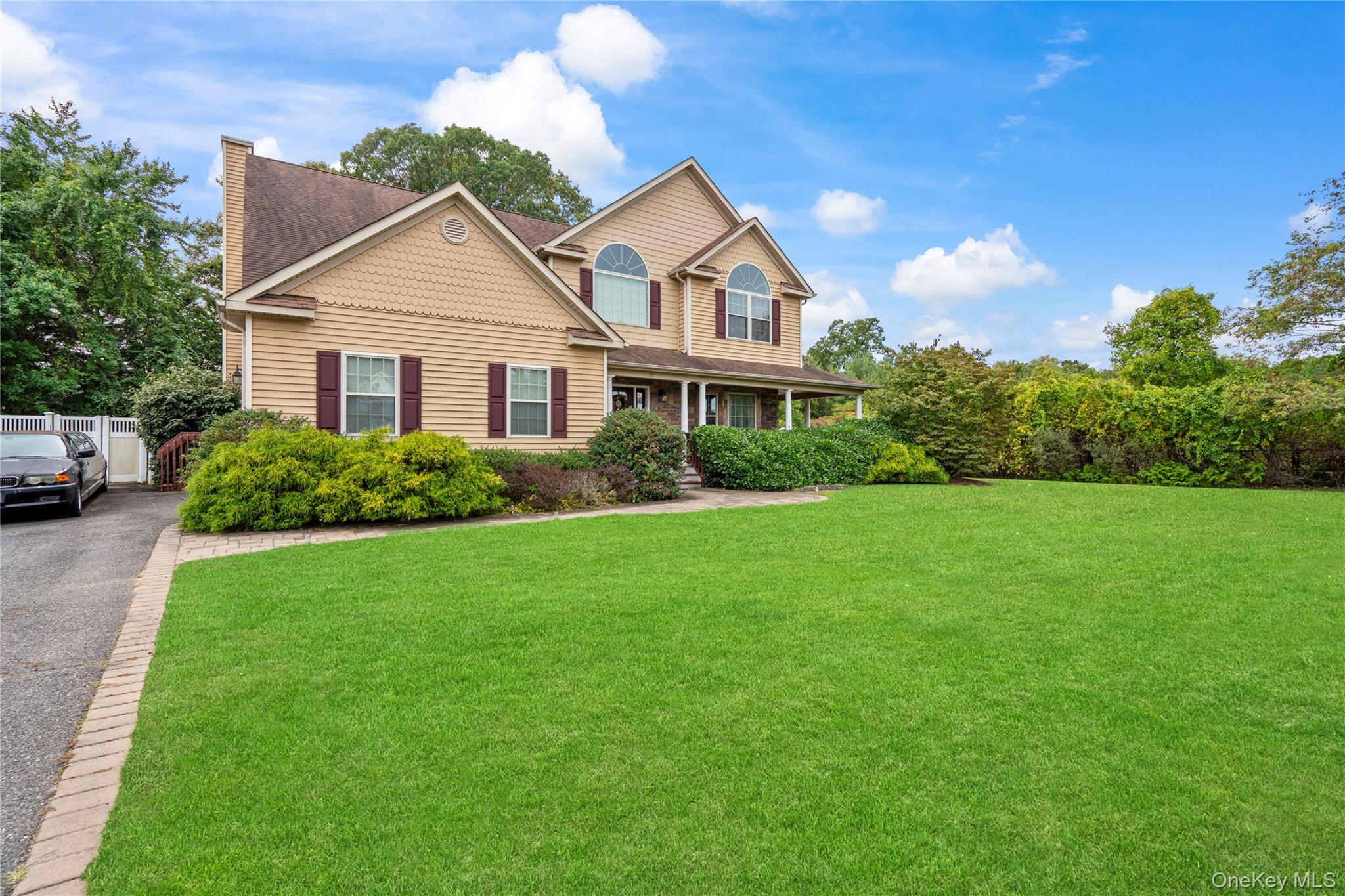 #3 photo, 22 Southview Circle, サフォーク郡 Lake Grove , NY 11755