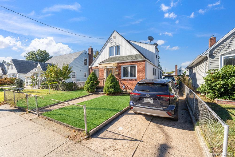 #2 photo, 543 Lakeville Road, ナッソー郡 New Hyde Park , NY 11040