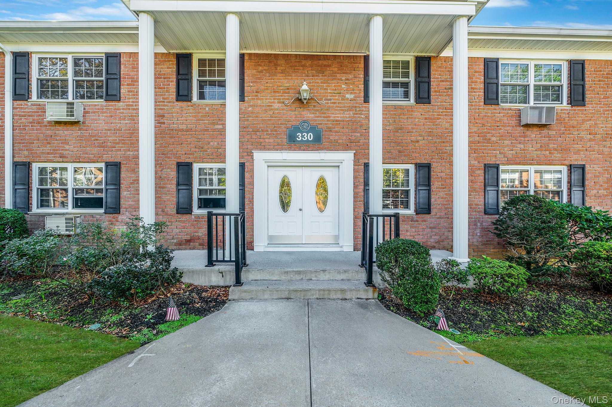 #1 photo, 330 Lakeland Avenue, サフォーク郡 Sayville , NY 11782