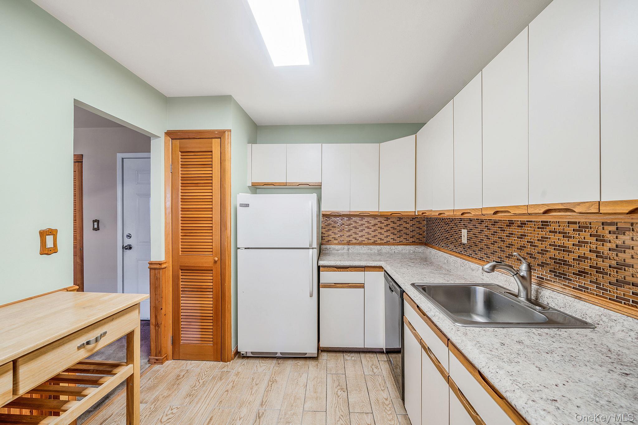 #15 photo, 330 Lakeland Avenue, サフォーク郡 Sayville , NY 11782