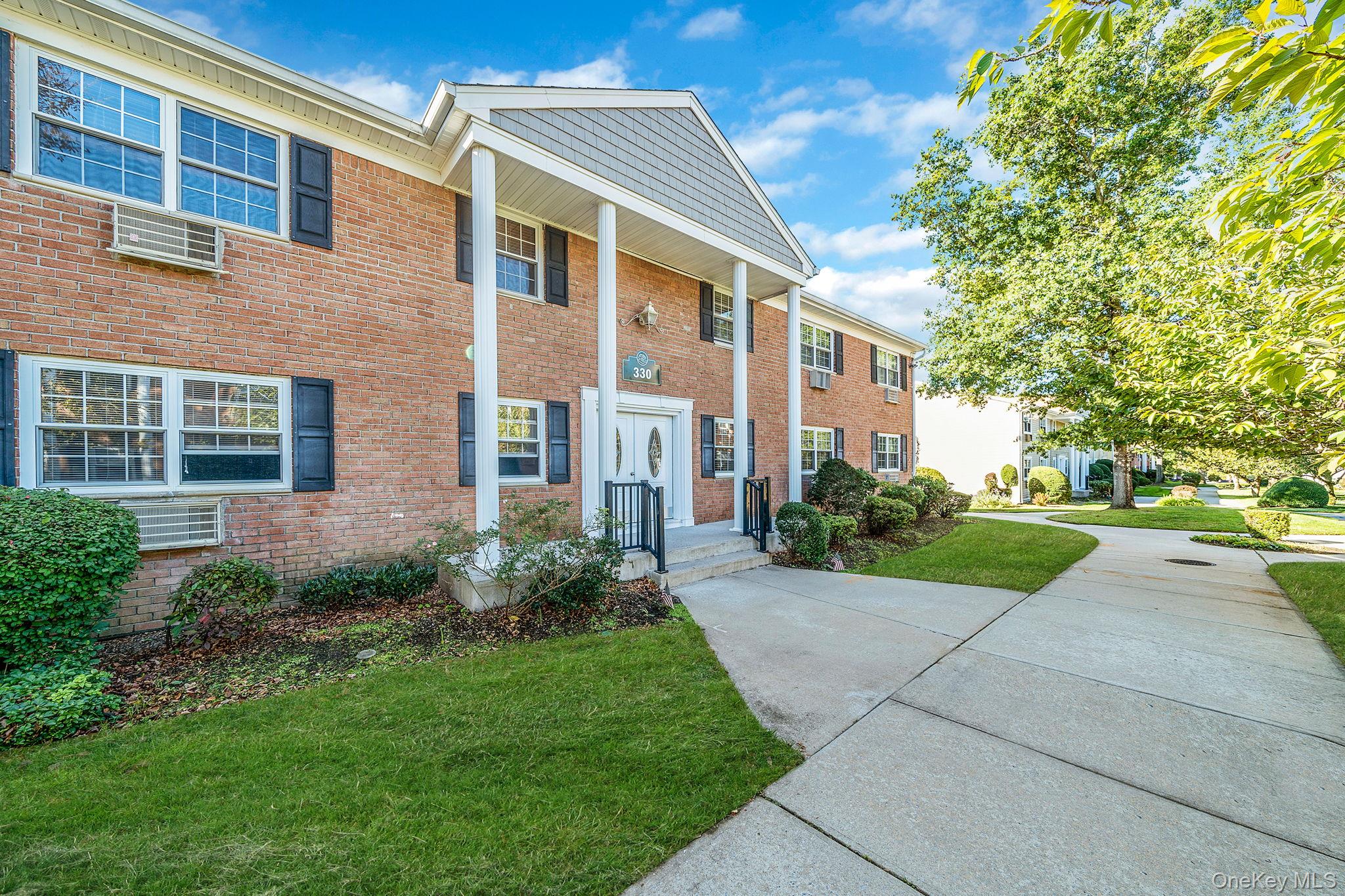 #2 photo, 330 Lakeland Avenue, サフォーク郡 Sayville , NY 11782