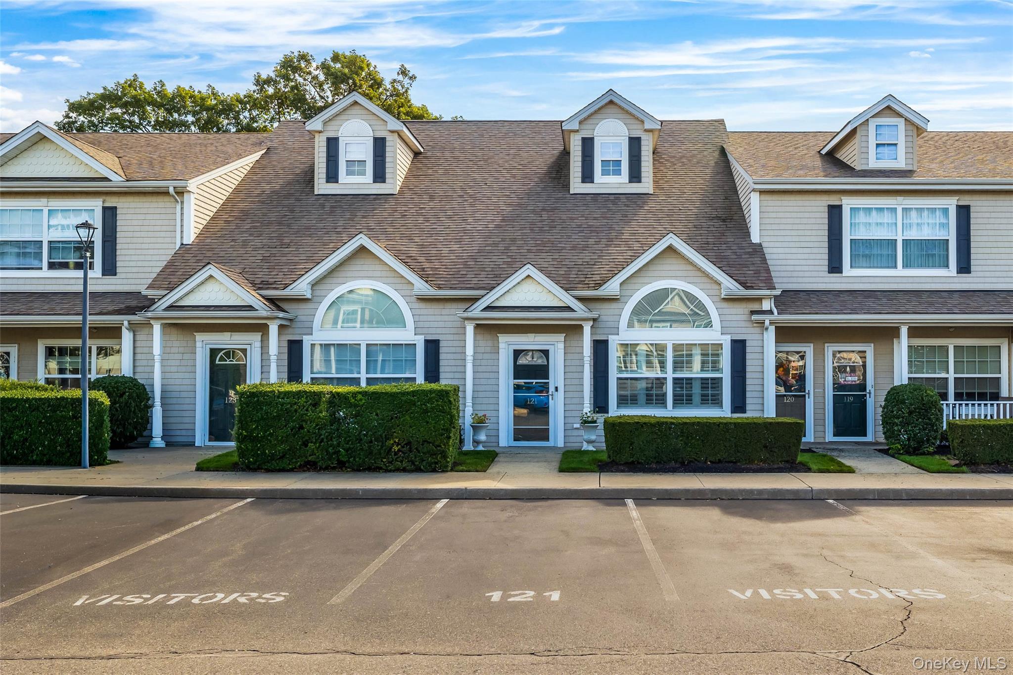 #1 photo, 121 Willow Lane, 長島 Valley Stream , NY 11580