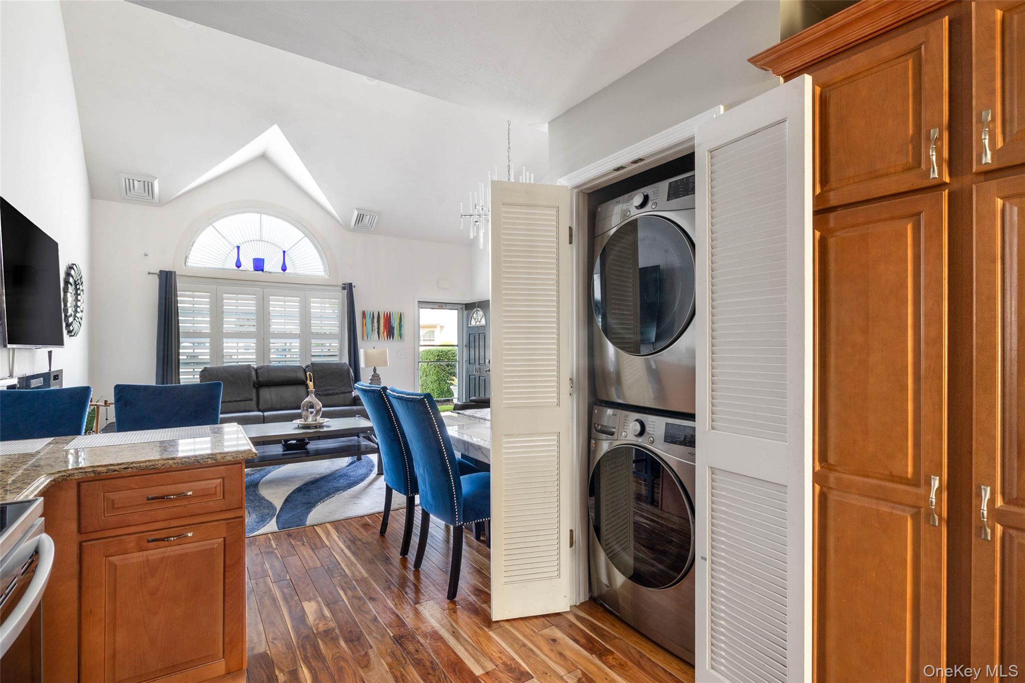 #8 photo, 121 Willow Lane, 長島 Valley Stream , NY 11580