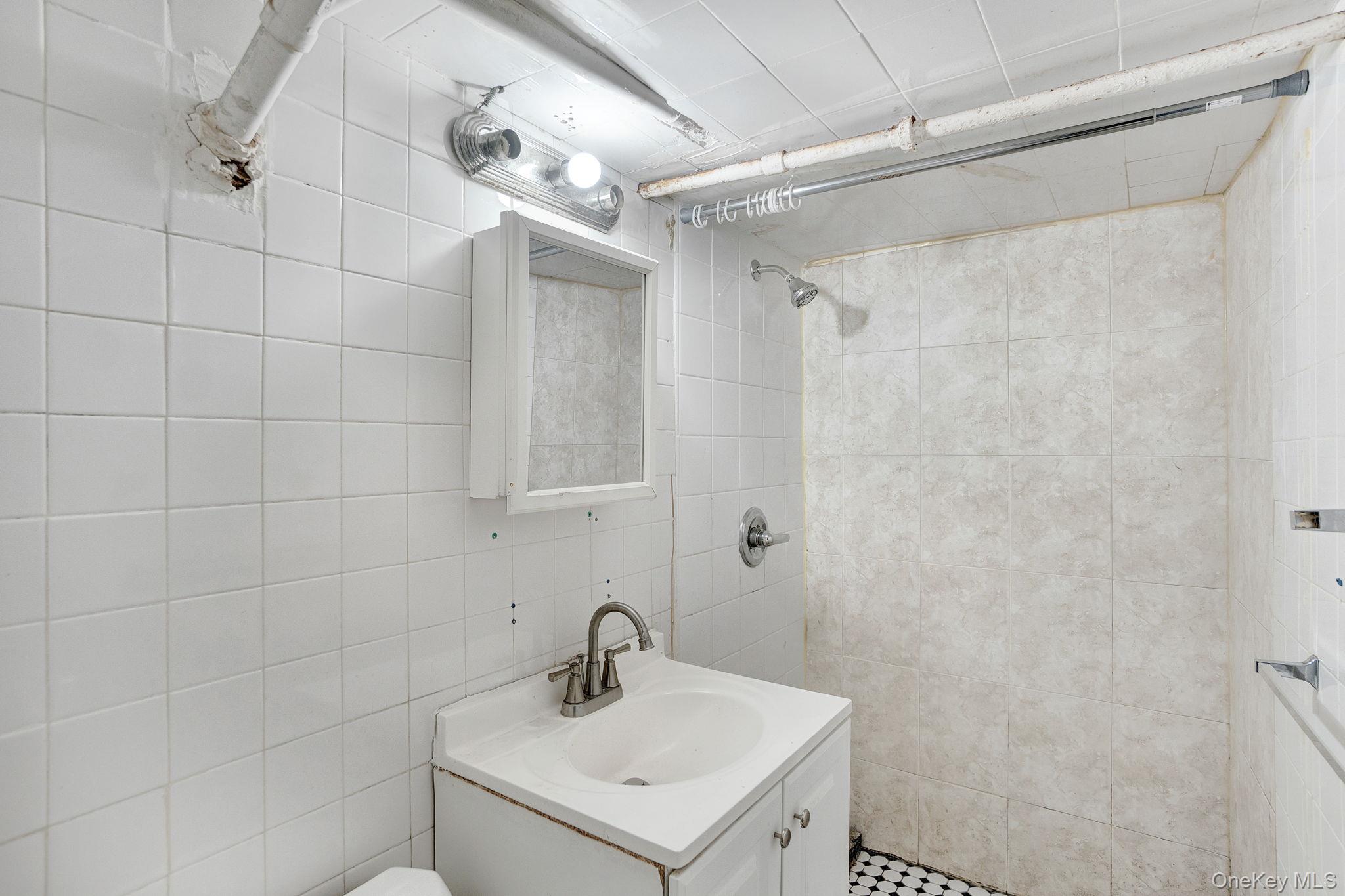 #17 photo, 9041 178th Street, クイーンズ区 Jamaica , NY 11432