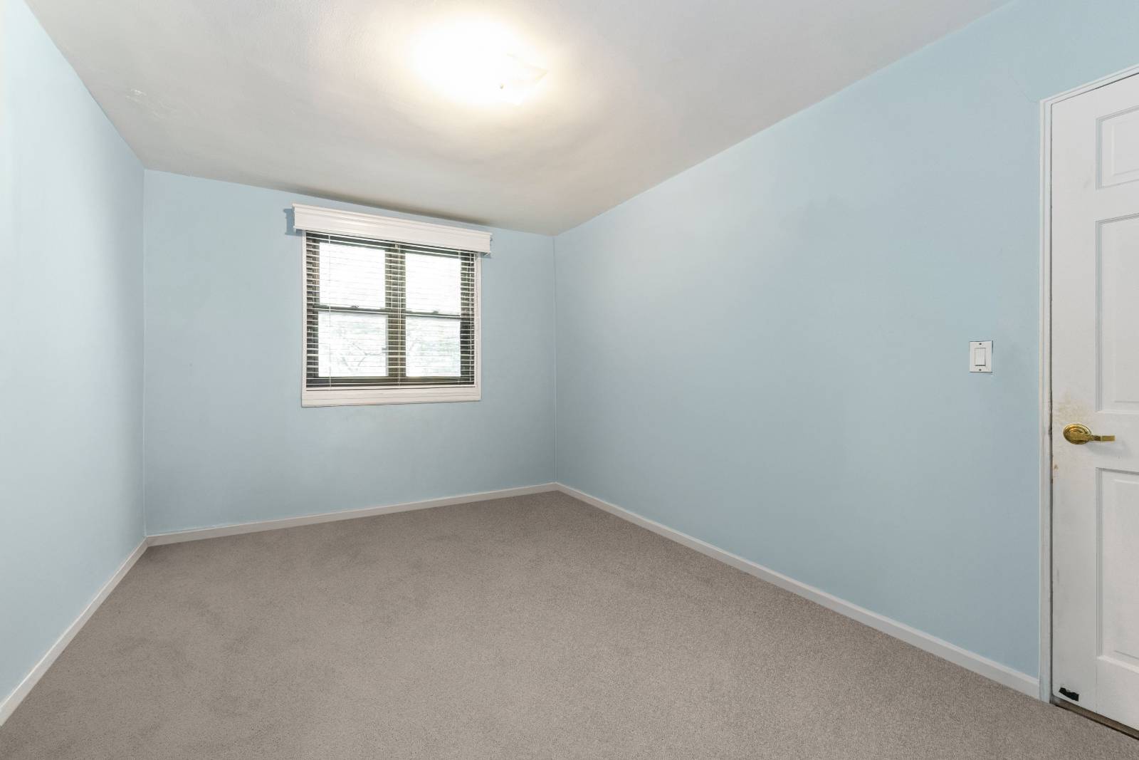 #11 photo, 245-22 62nd Avenue, #Upper, クイーンズ区 Douglaston , NY 11362