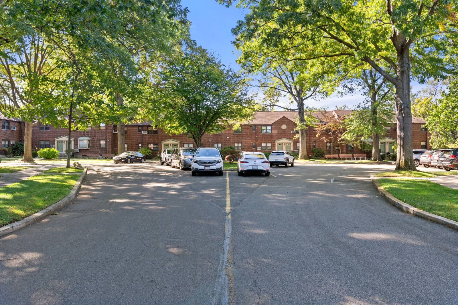 #13 photo, 245-22 62nd Avenue, #Upper, クイーンズ区 Douglaston , NY 11362