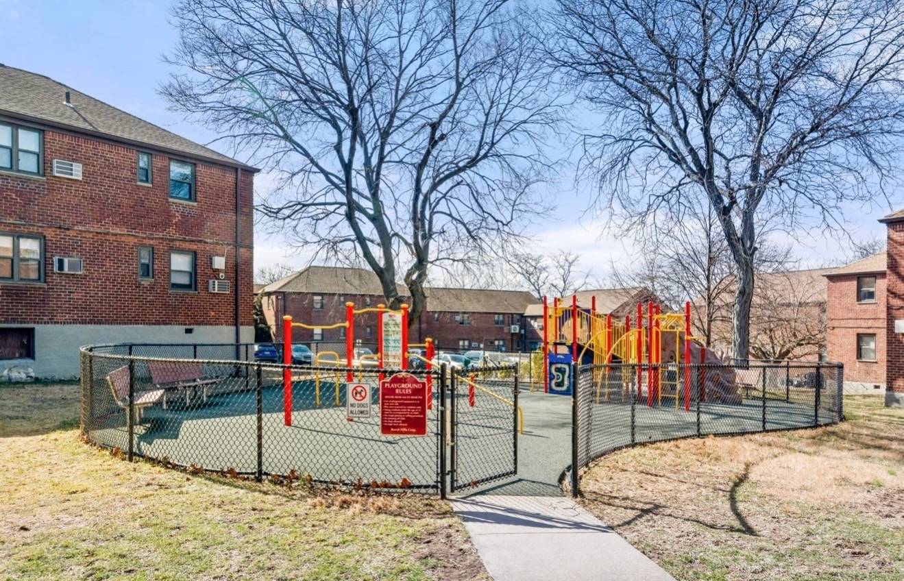 #14 photo, 245-22 62nd Avenue, #Upper, クイーンズ区 Douglaston , NY 11362