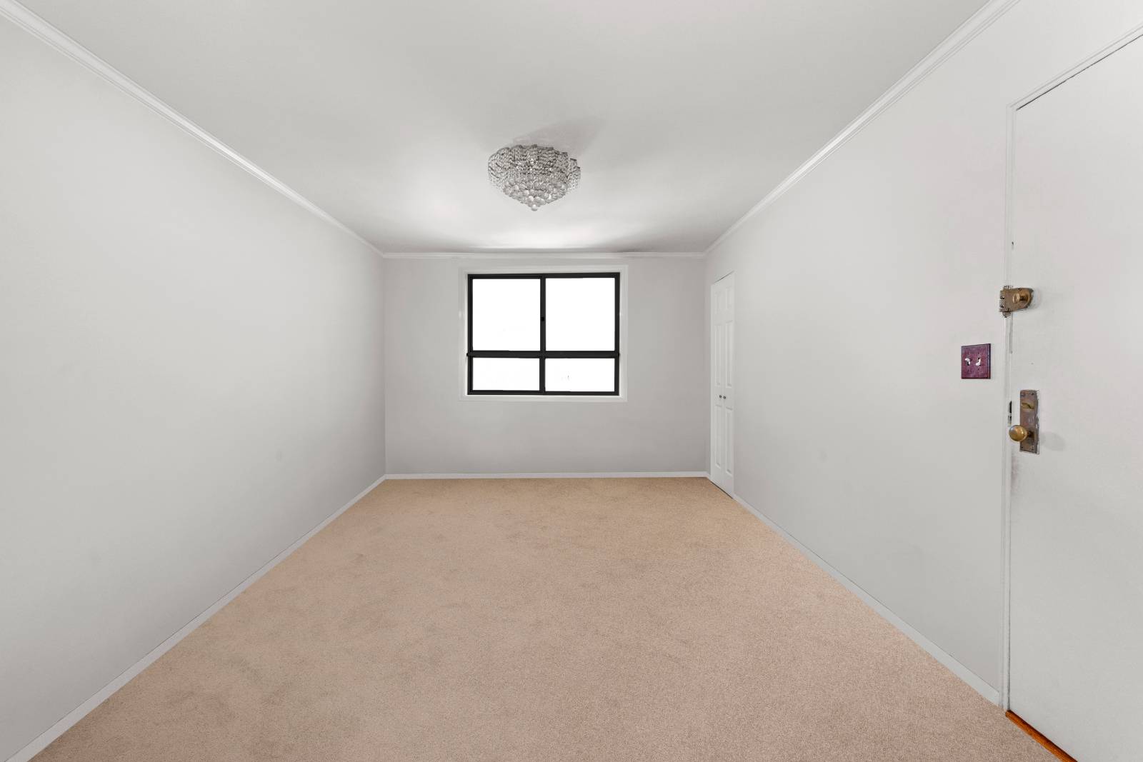 #3 photo, 245-22 62nd Avenue, #Upper, クイーンズ区 Douglaston , NY 11362