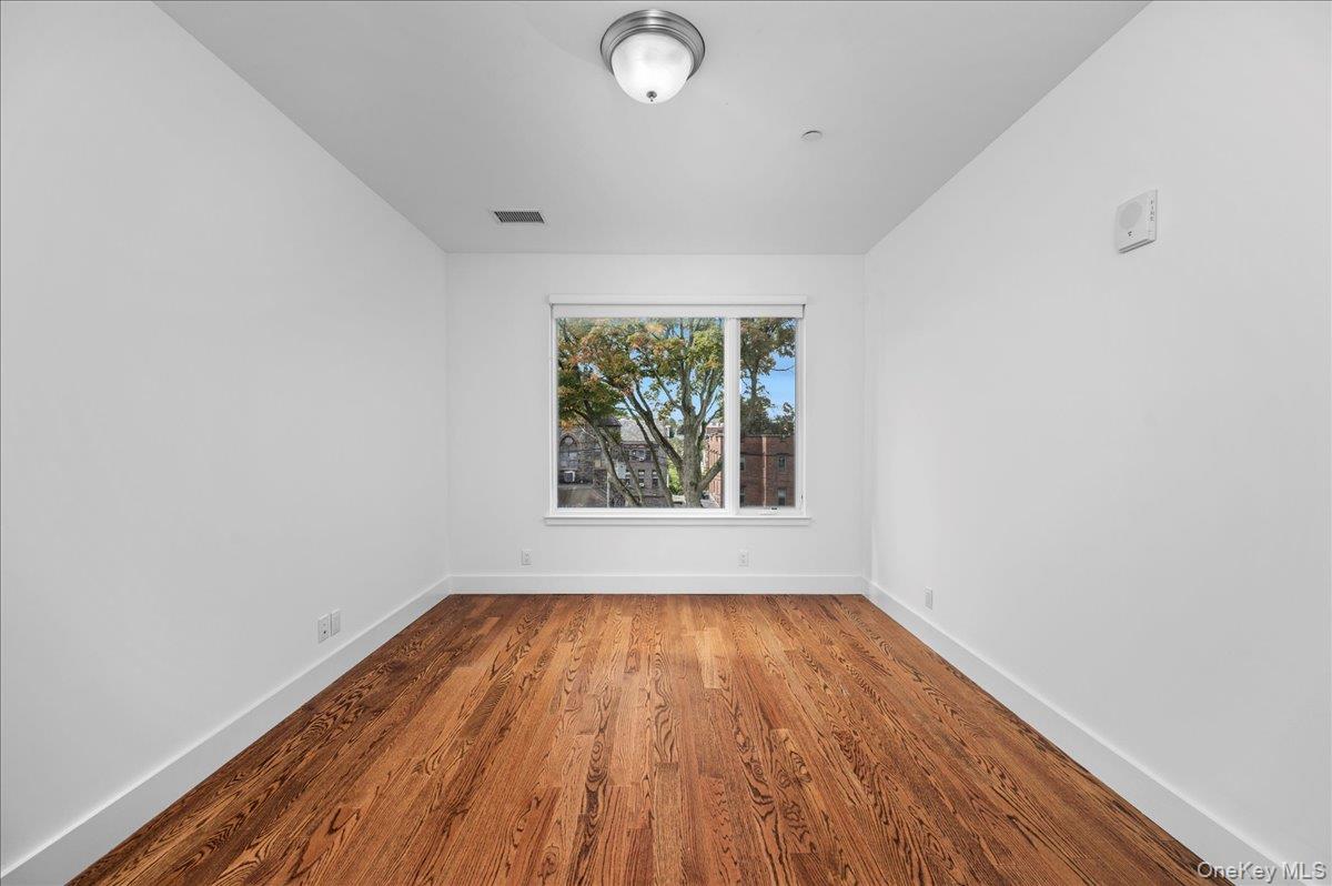 #14 photo, 422 E Boston Post Road, Mamaroneck , NY 10543