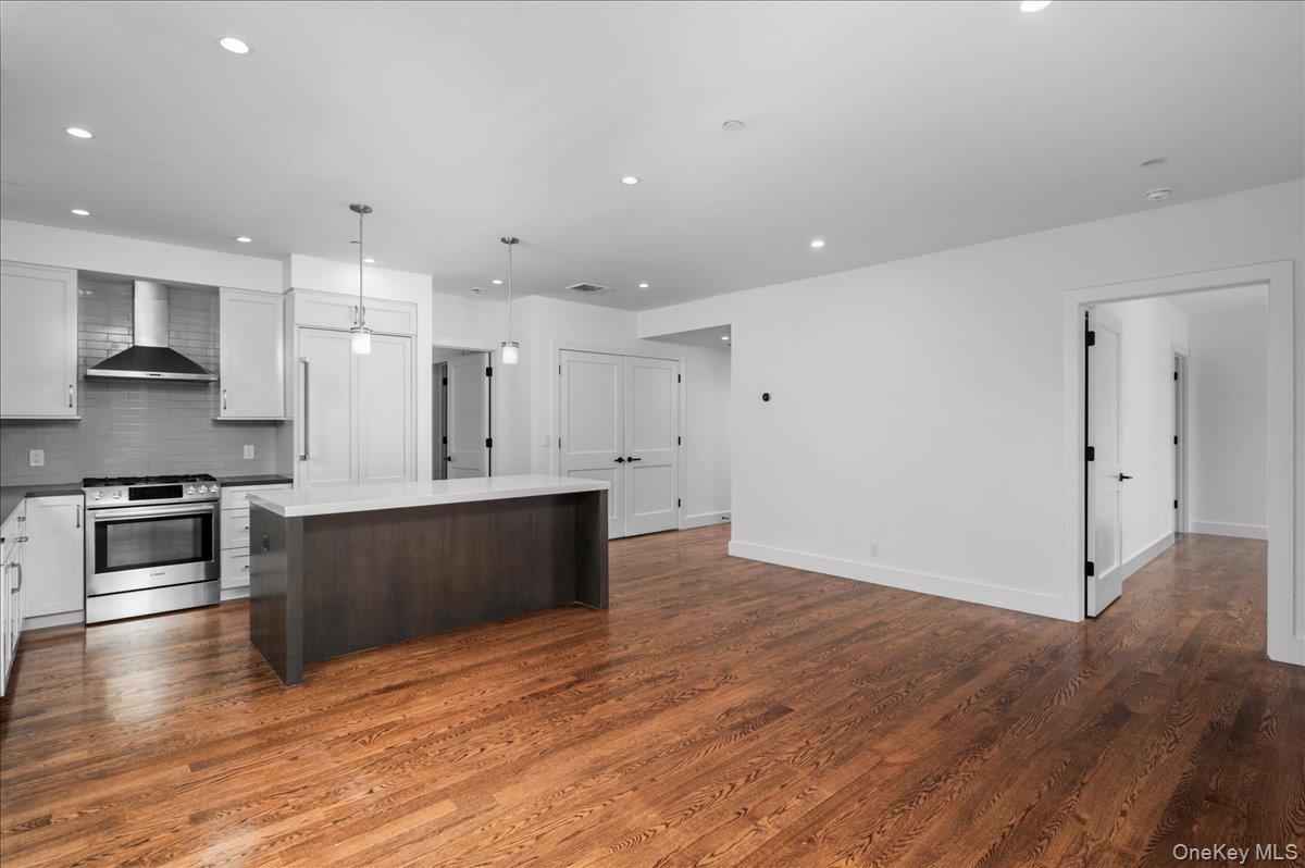 #5 photo, 422 E Boston Post Road, Mamaroneck , NY 10543