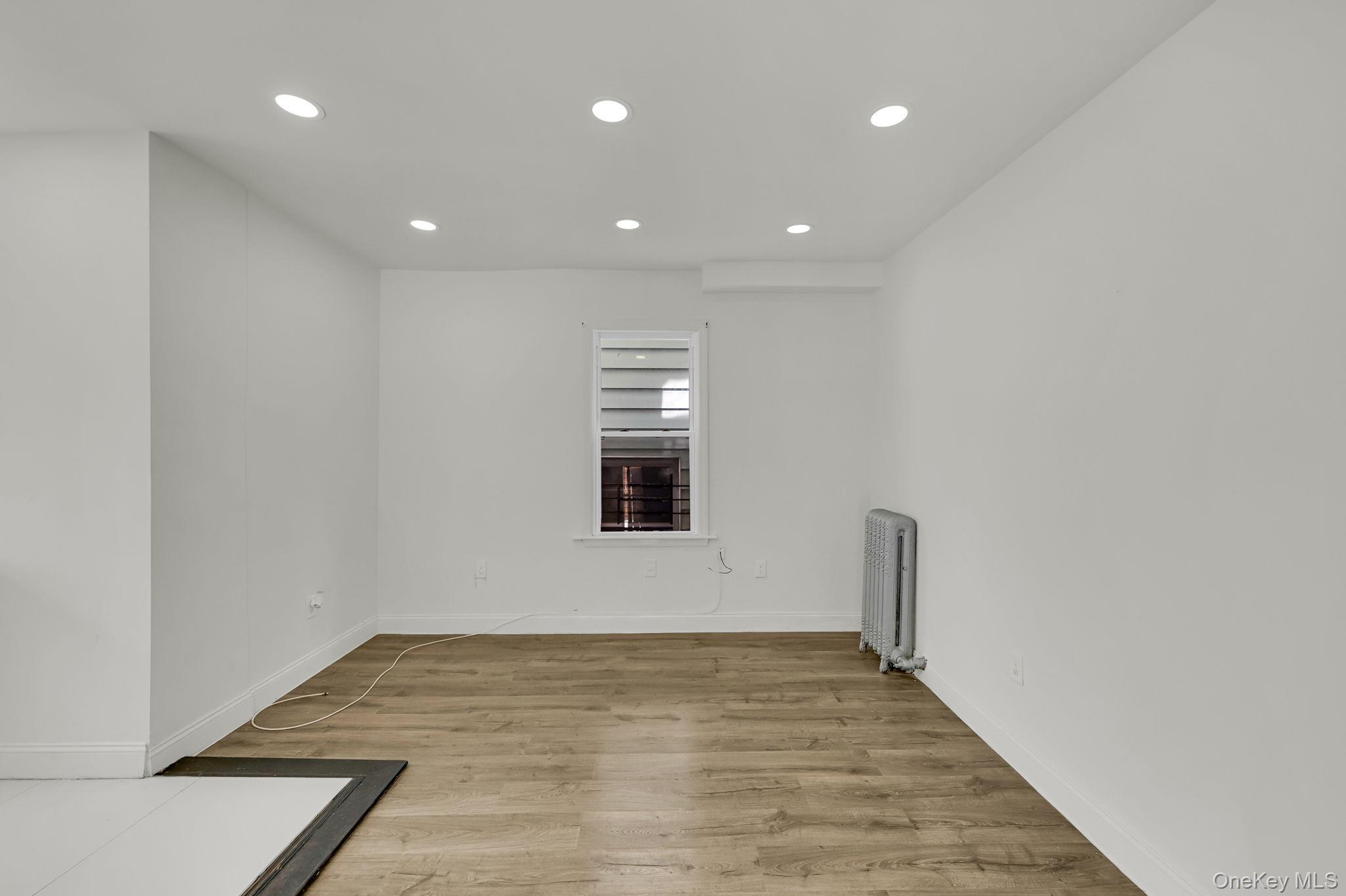 #6 photo, 555 S 5th Avenue, Mount Vernon , NY 10550