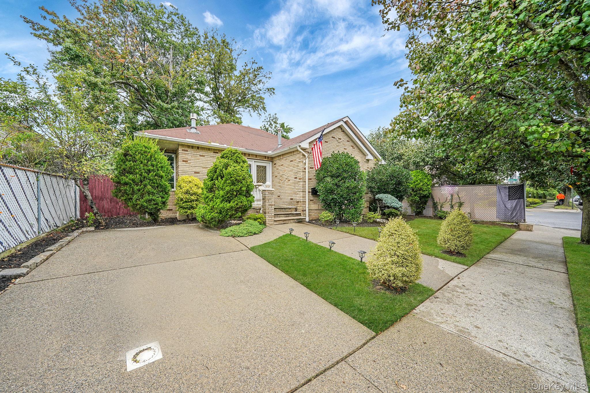 #1 photo, 155 Bathgate St, スタテンアイランド Staten Island , NY 10312