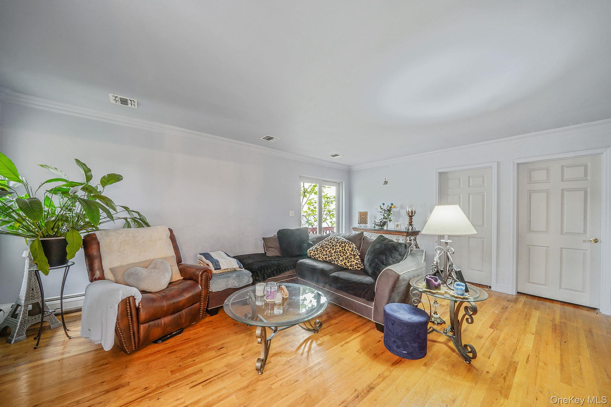 #10 photo, 155 Bathgate St, スタテンアイランド Staten Island , NY 10312