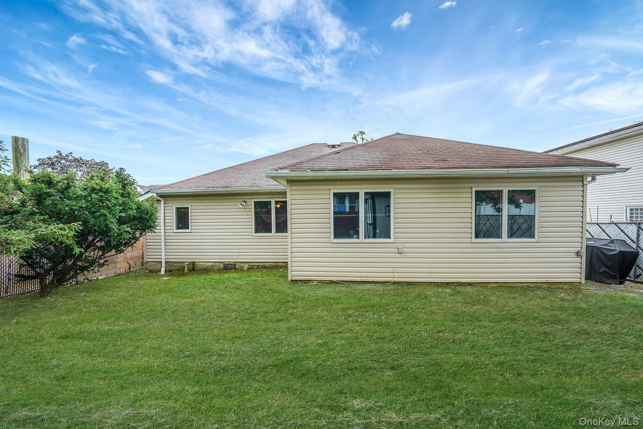 #8 photo, 155 Bathgate St, スタテンアイランド Staten Island , NY 10312