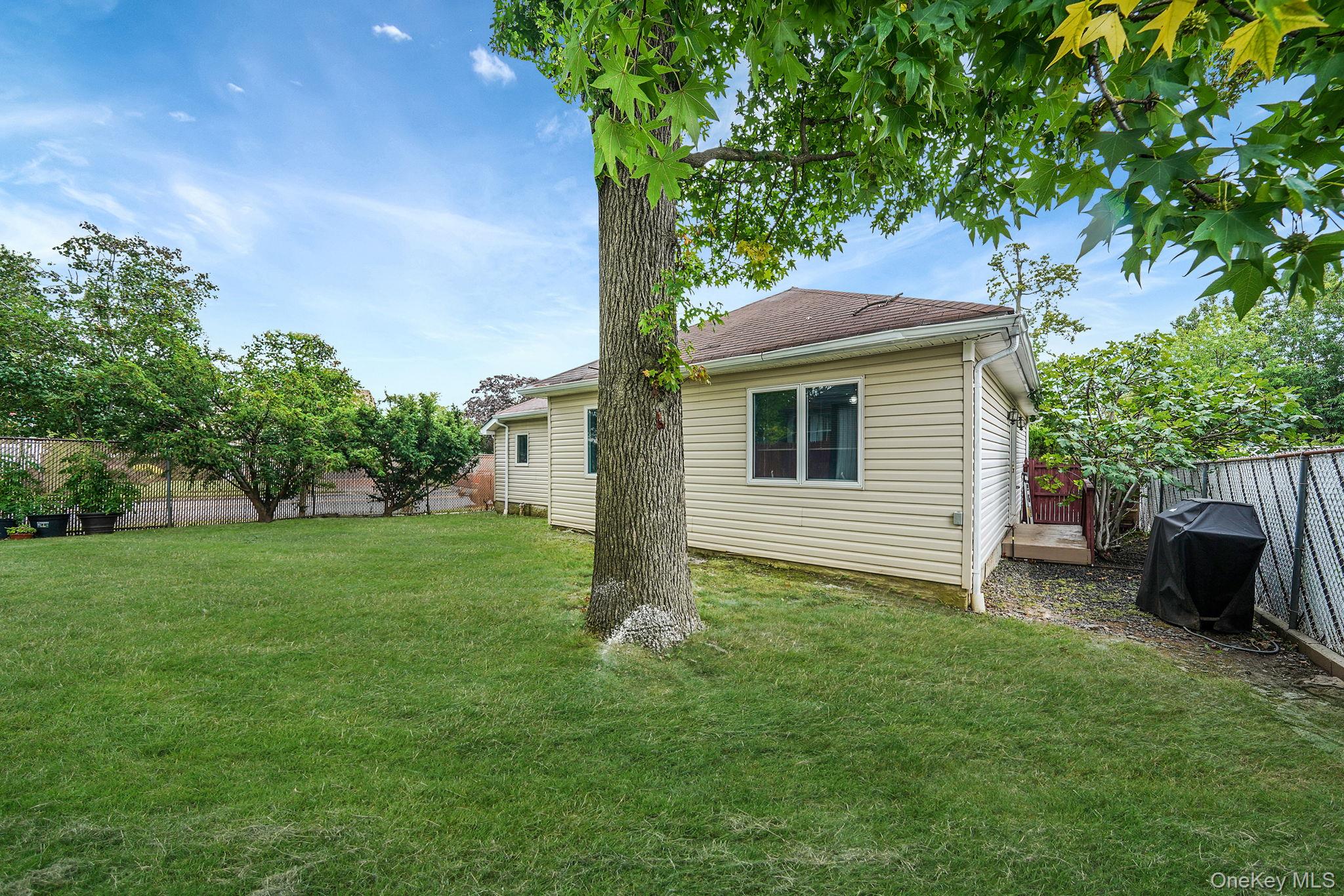 #9 photo, 155 Bathgate St, スタテンアイランド Staten Island , NY 10312