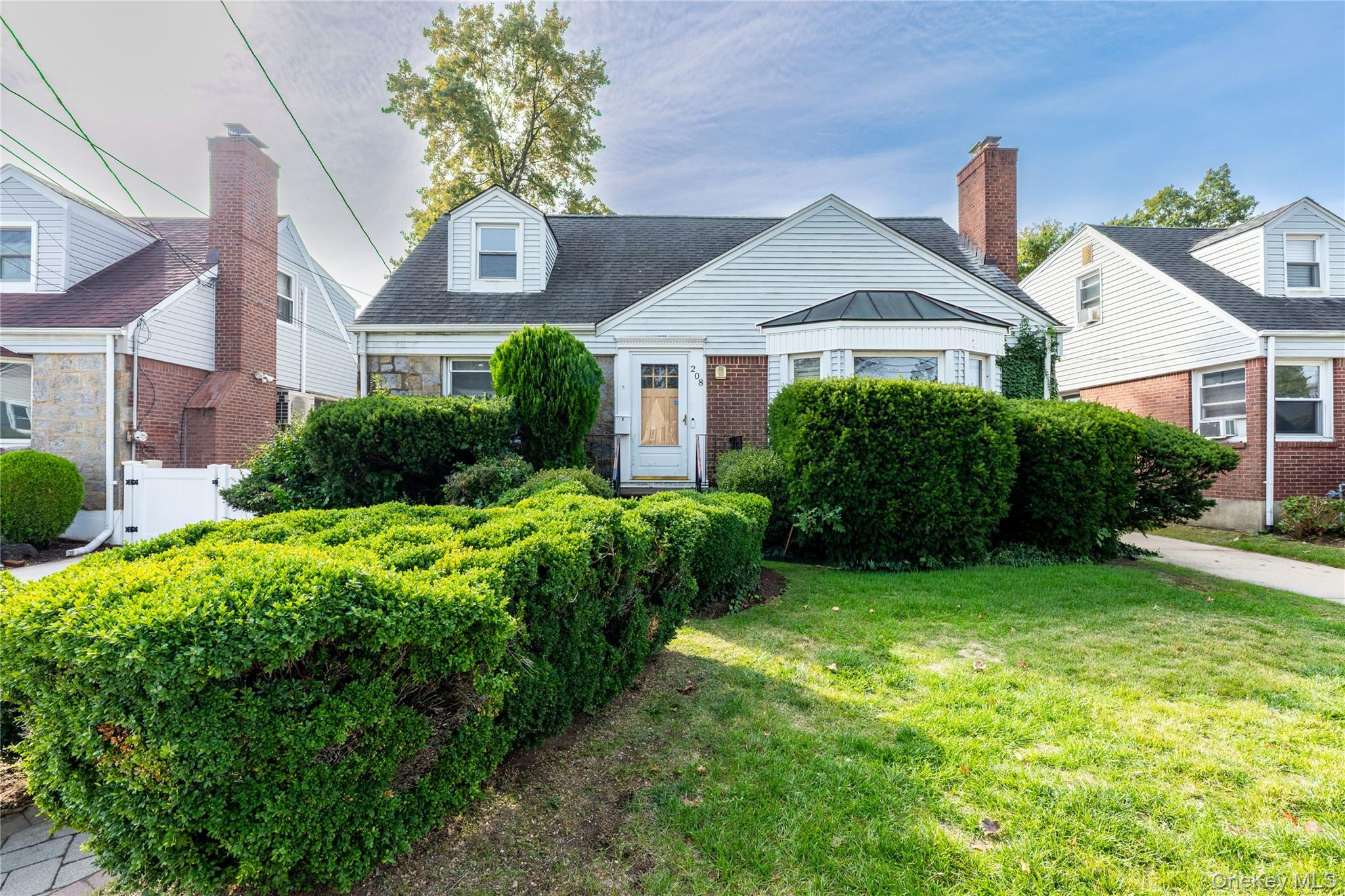 #1 photo, 208 Dogwood Road, ナッソー郡 Valley Stream , NY 11580