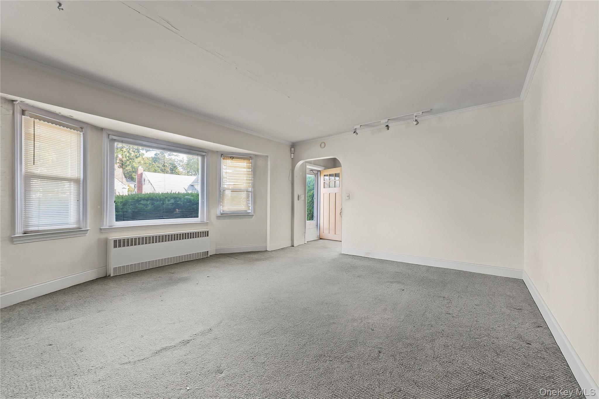 #2 photo, 208 Dogwood Road, ナッソー郡 Valley Stream , NY 11580