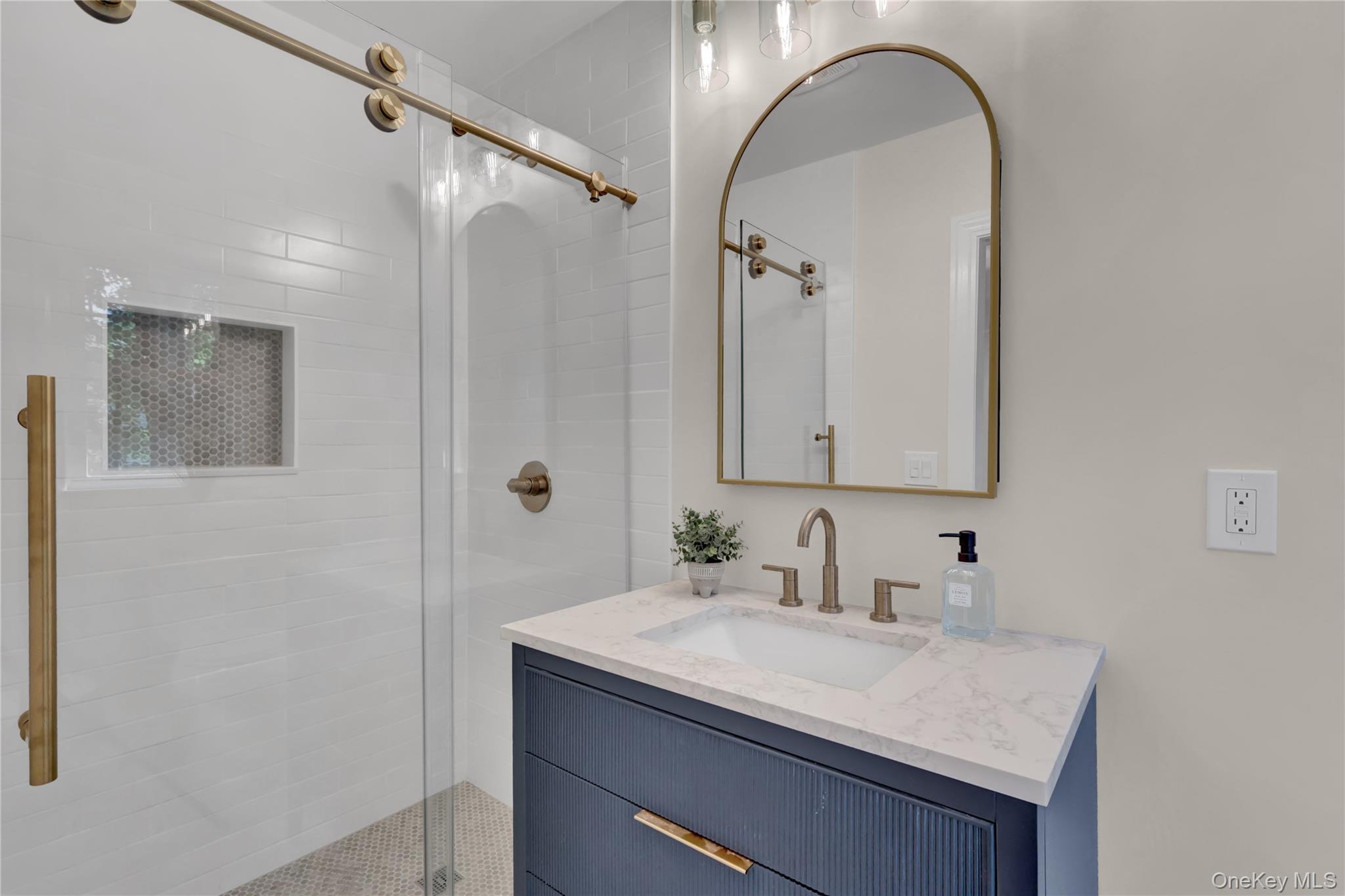 #15 photo, 19 Millford Drive, ナッソー郡 Locust Valley , NY 11560