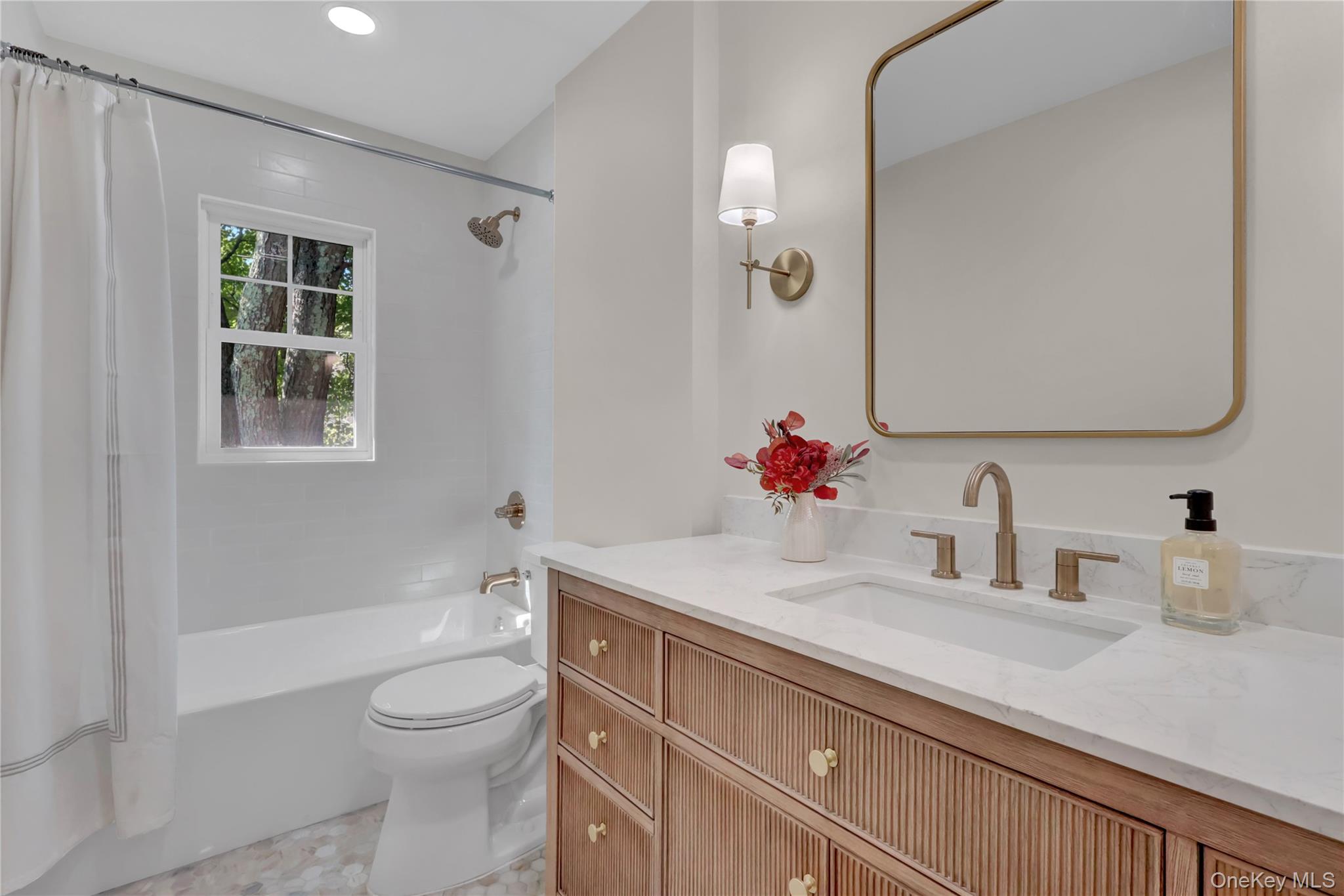 #18 photo, 19 Millford Drive, ナッソー郡 Locust Valley , NY 11560