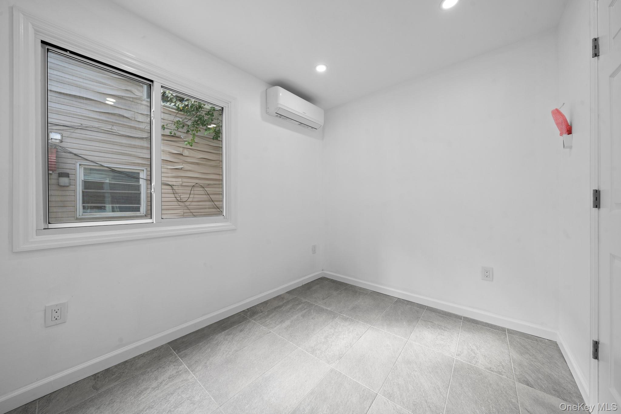 #14 photo, 1445 Gipson Street, クイーンズ区 Far Rockaway , NY 11691