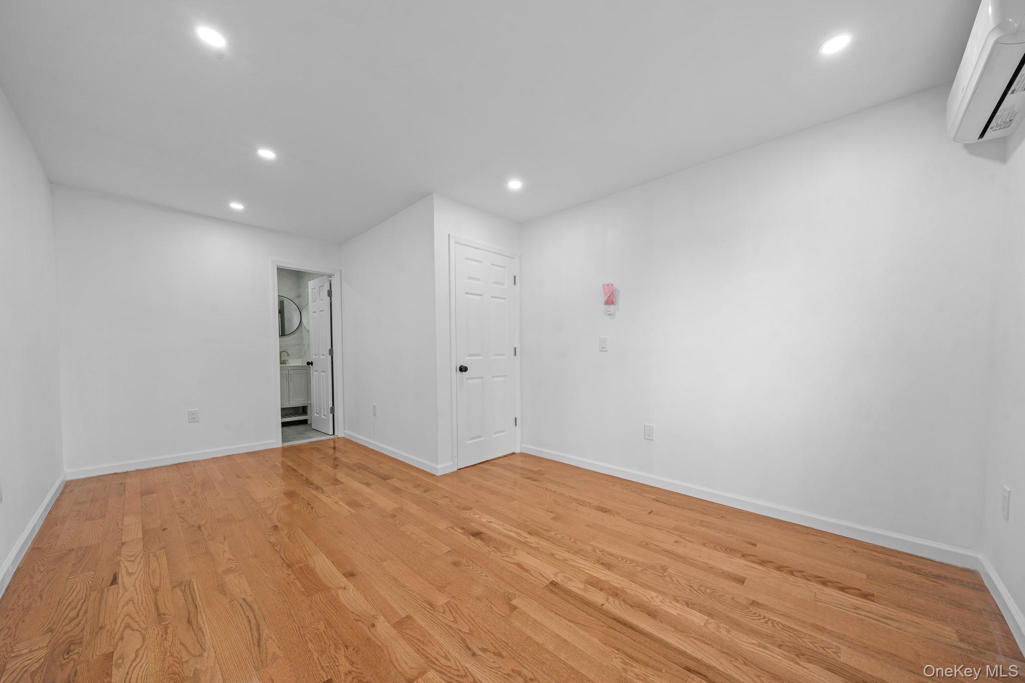 #8 photo, 1445 Gipson Street, クイーンズ区 Far Rockaway , NY 11691