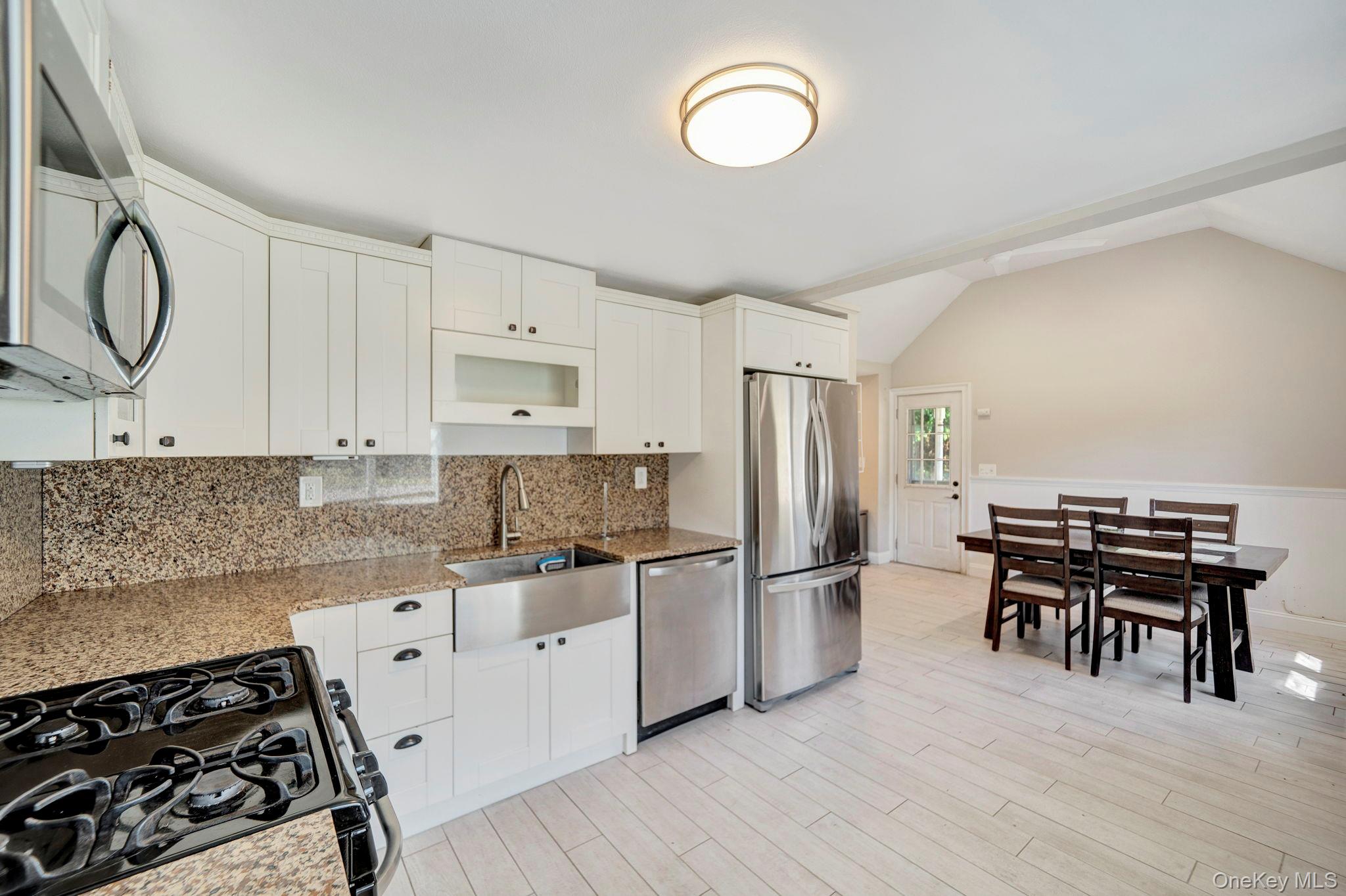 #16 photo, 26 Lindner, サフォーク郡 Smithtown , NY 11787