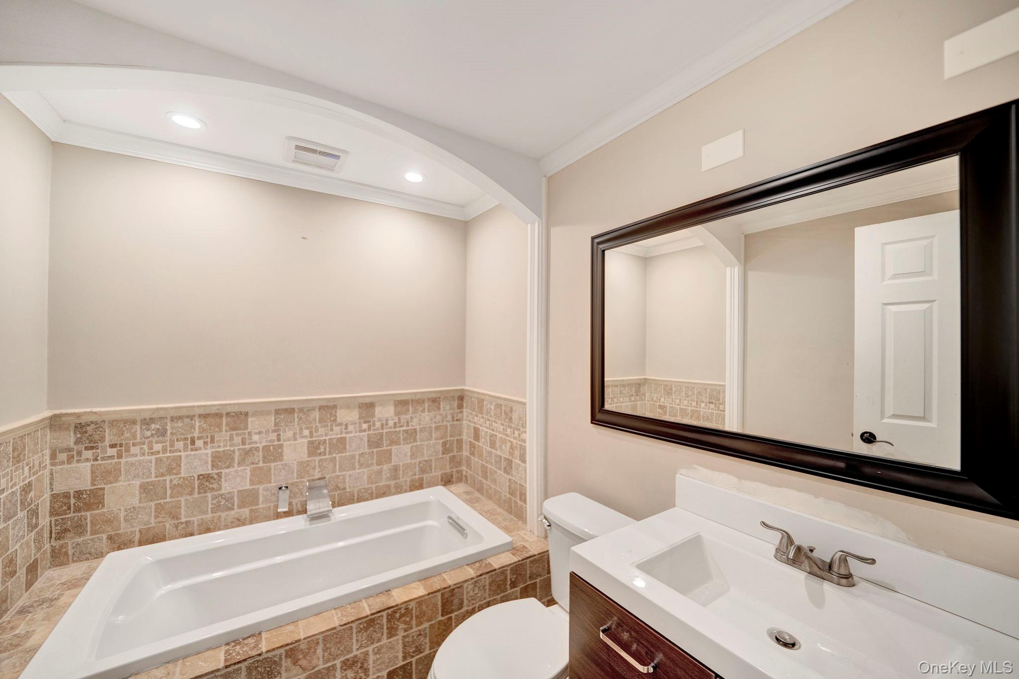 #7 photo, 26 Lindner, サフォーク郡 Smithtown , NY 11787