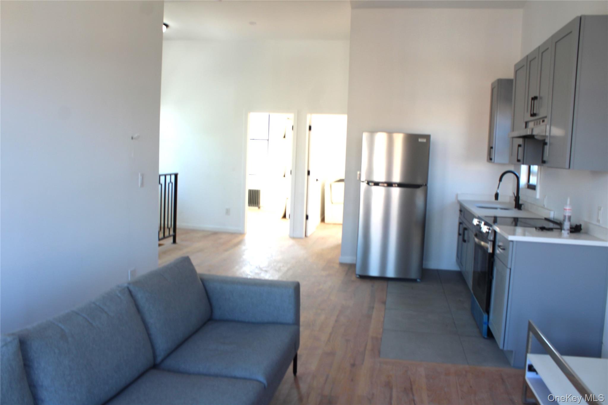 #5 photo, 816 Barbey Street, ブルックリン区 Brooklyn , NY 11207