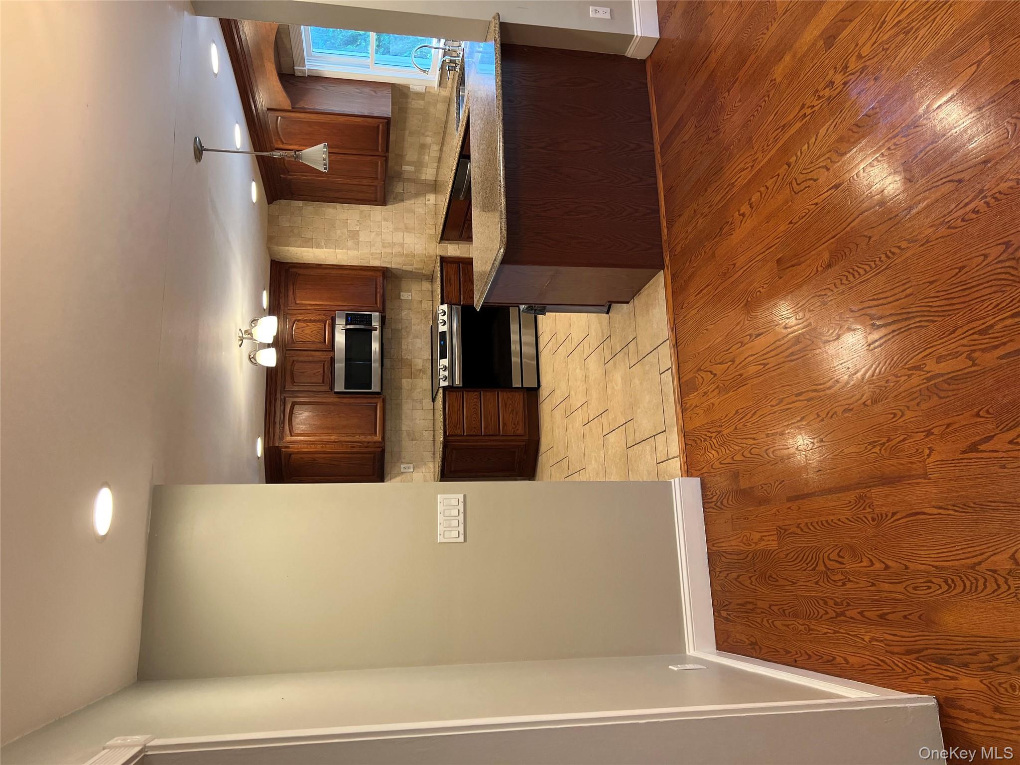 #3 photo, 10 Jonah Road, サフォーク郡 Miller Place , NY 11764