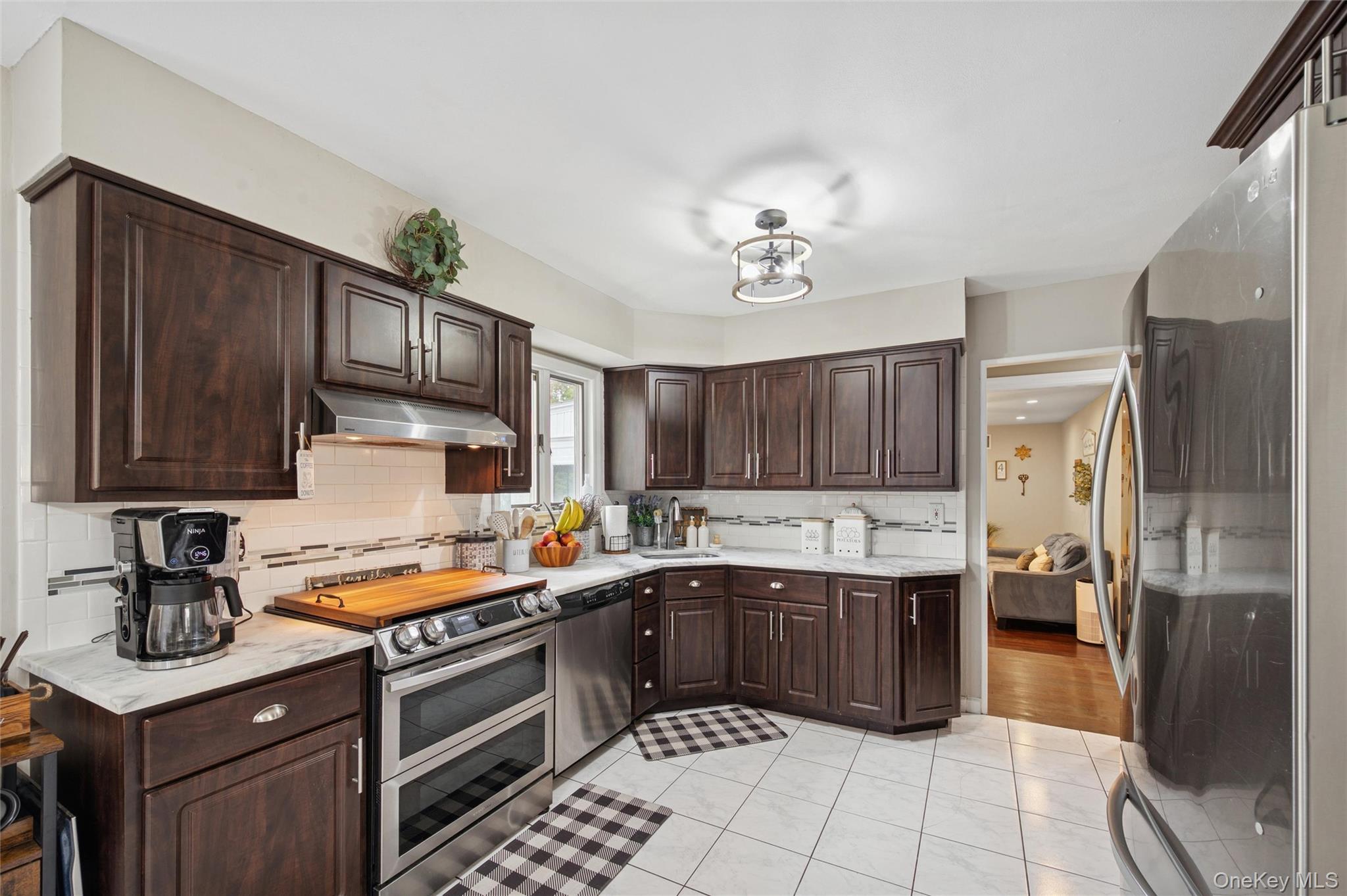 #10 photo, 25 Hilltop Drive, サフォーク郡 Mount Sinai , NY 11766