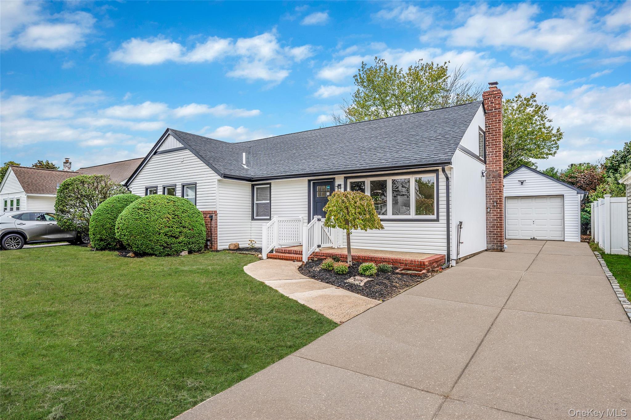 #1 photo, 761 Barkley Avenue, ナッソー郡 East Meadow , NY 11554