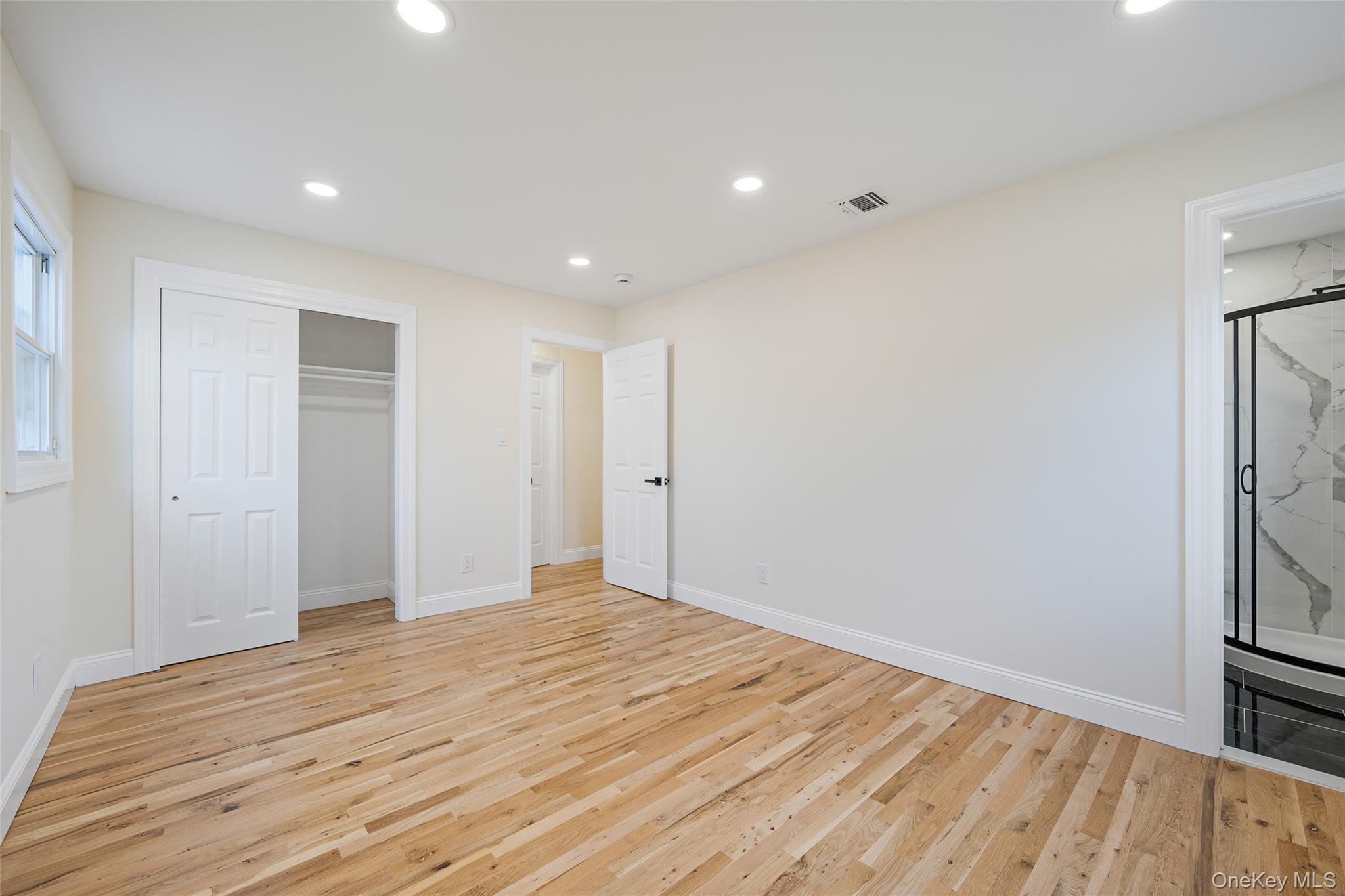 #16 photo, 761 Barkley Avenue, ナッソー郡 East Meadow , NY 11554