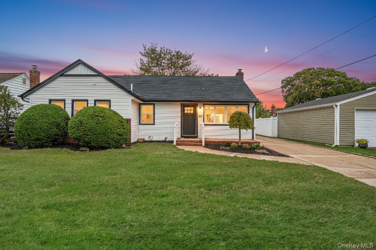 #3 photo, 761 Barkley Avenue, ナッソー郡 East Meadow , NY 11554