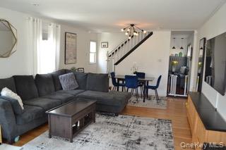 #2 photo, 35 Lawson Avenue, ナッソー郡 East Rockaway , NY 11518