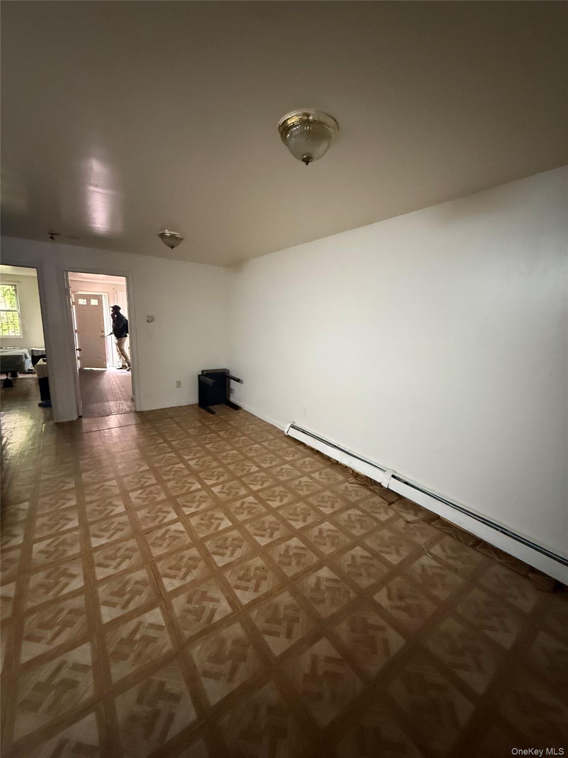 #5 photo, 3541 Barnes Avenue, ブロンクス区 Bronx , NY 10467