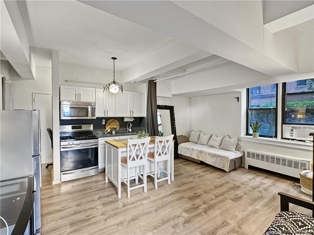 #2 photo, 10 Franklin Avenue, White Plains , NY 10601