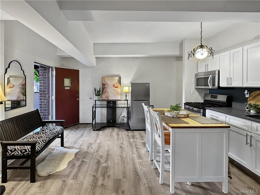 #3 photo, 10 Franklin Avenue, White Plains , NY 10601