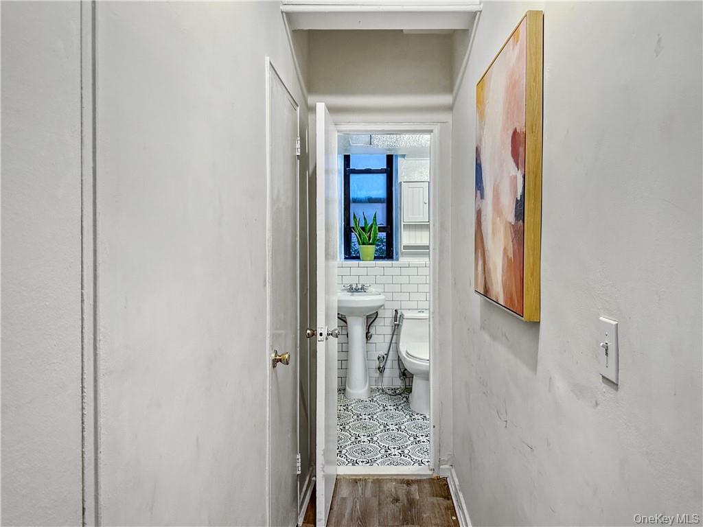 #5 photo, 10 Franklin Avenue, White Plains , NY 10601