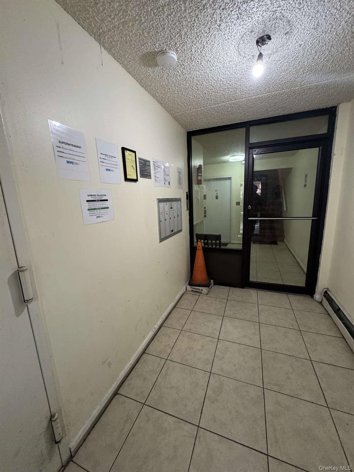 #4 photo, 3525 86th Street, クイーンズ区 Jackson Heights , NY 11372