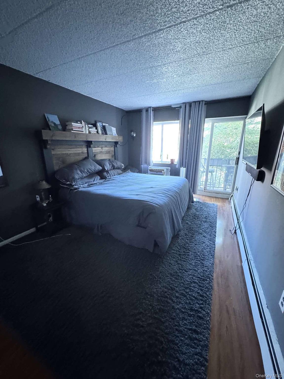 #8 photo, 3525 86th Street, クイーンズ区 Jackson Heights , NY 11372